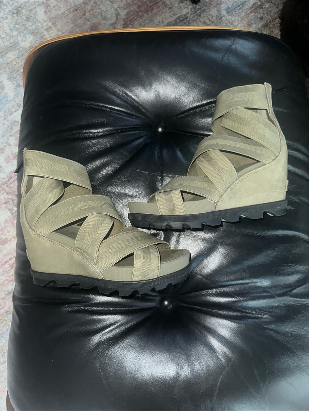 Sorel Women's Crisscross Elastic Sandals in Olive Green-7 - Picture 4 of 8